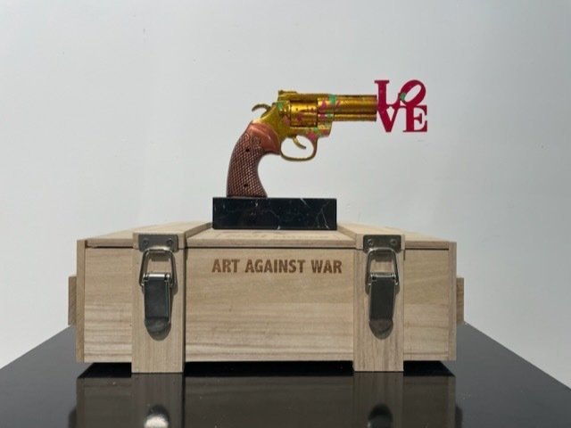 The Dollar Love Gun - Van Apple