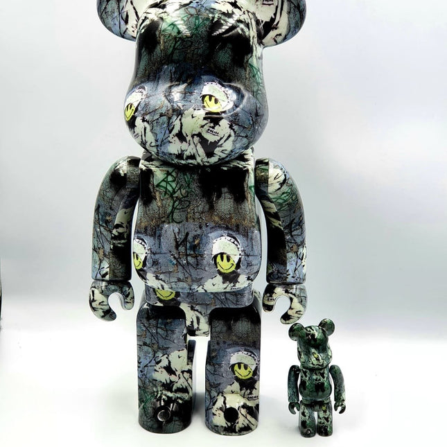 Bearbrick Banksy Riot Cop - 400% & 100%