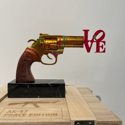 The Dollar Love Gun - Van Apple